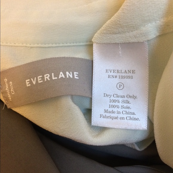 everlane soft silk blouse button down pale green size 0 - Picture 5 of 7